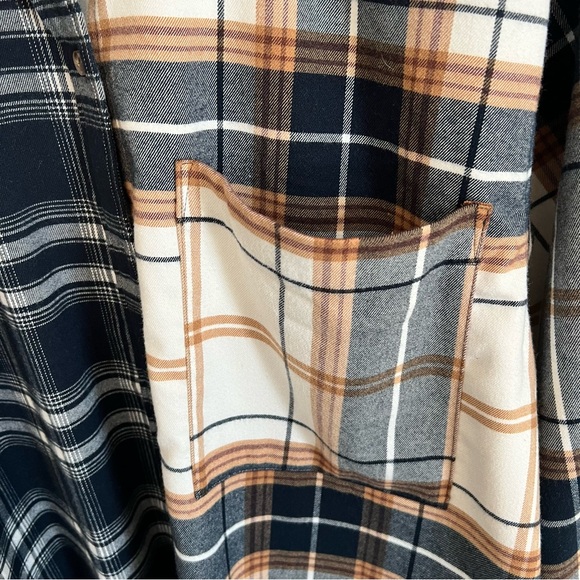 NWOT Abercrombie & Fitch Soft A&F Oversized Boxy Plaid Flannel Button Down XL - Picture 4 of 6